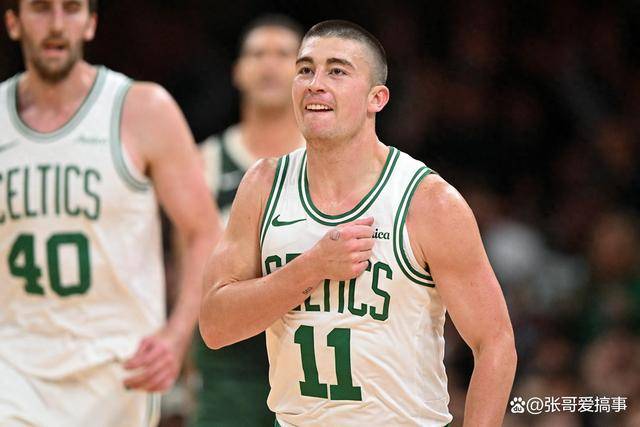 欧联杯室外气温-1℃ 曼联队长B费脱外套给球童